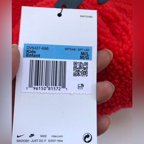 2/$30 - set of 2 kids Nike fuzzy bucket hats (NWT) - Picture 3 of 4